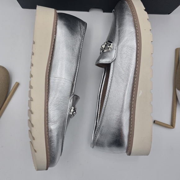 NIB Naturalizer Adiline-Bit Loafers, Silver Leather, Women's 9.5M - Picture 14 of 16